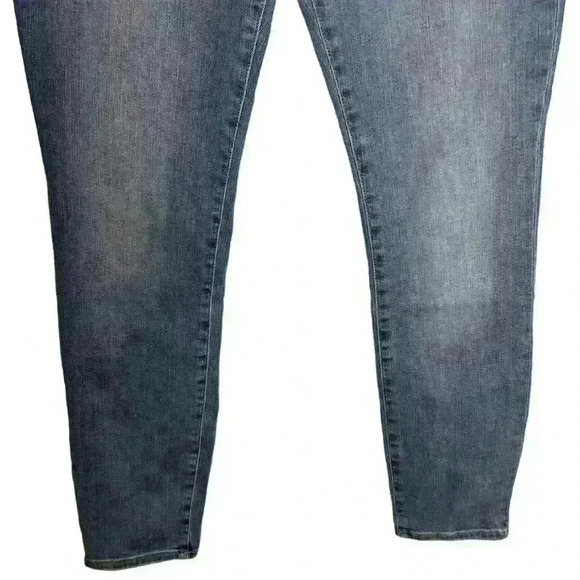 Good american good waist ultra high rise skinny jean in blue629 Size 6/28 - Picture 4 of 10